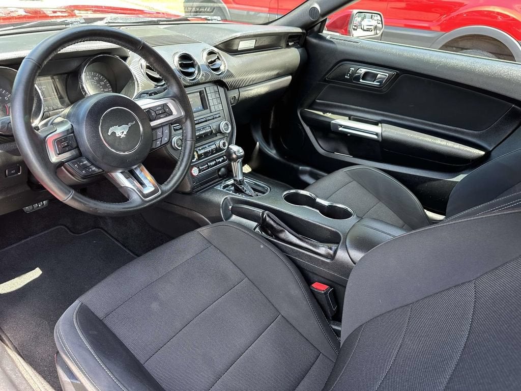 2017 Ford Mustang V6