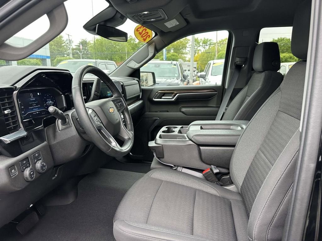 2023 Chevrolet Silverado 1500 LT (2FL)