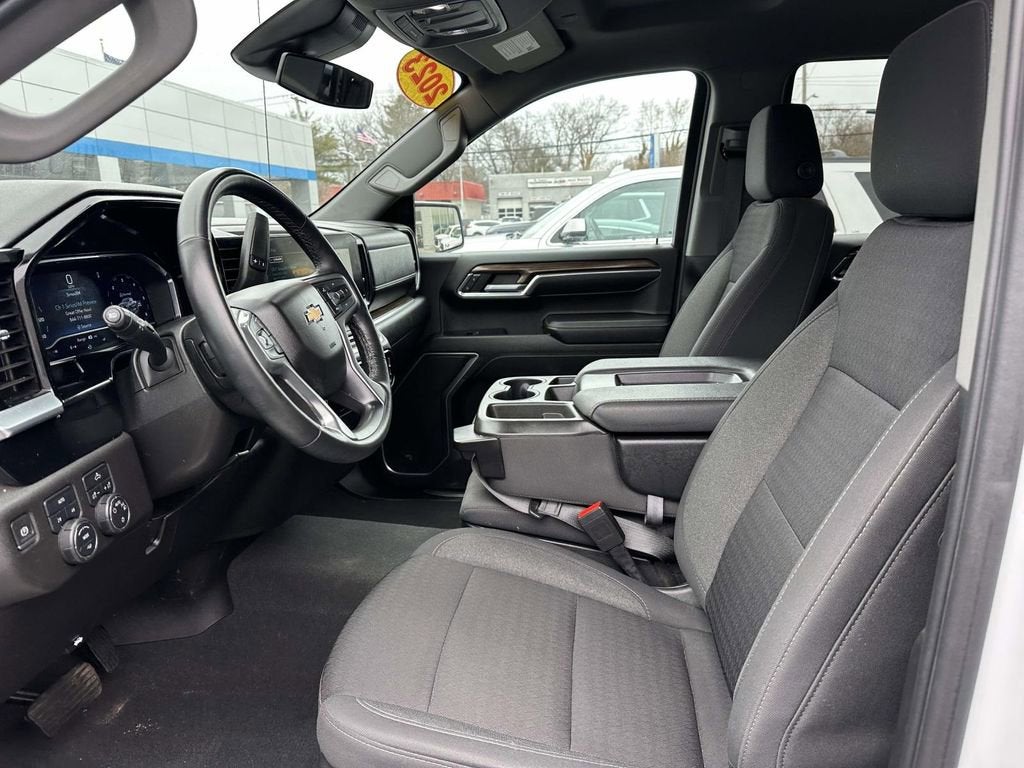 2023 Chevrolet Silverado 1500 LT (2FL)