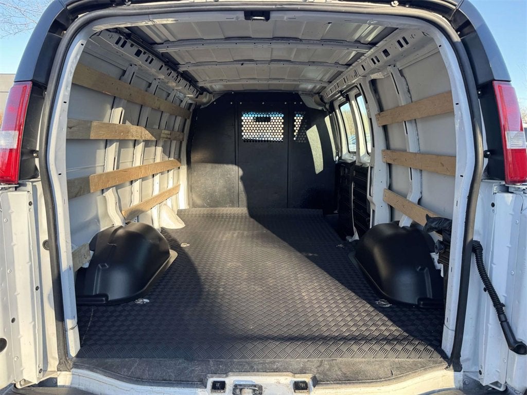 2024 Chevrolet Express Cargo 2500 WT