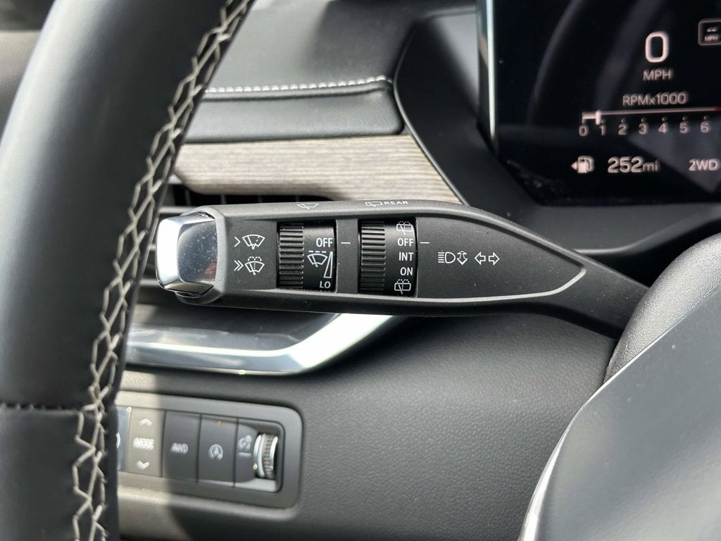 2025 GMC Acadia Denali