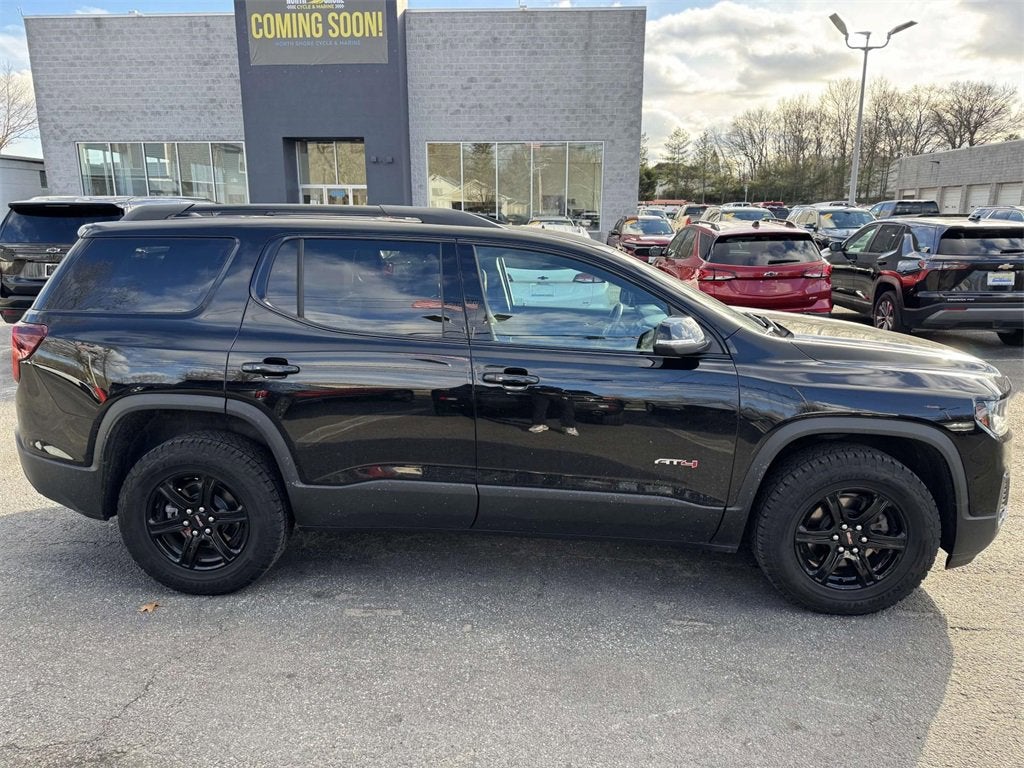 2023 GMC Acadia AT4