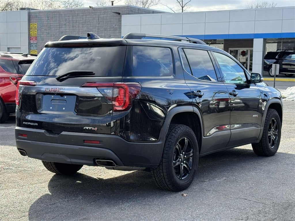 2023 GMC Acadia AT4