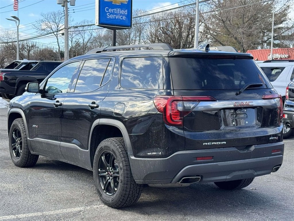 2023 GMC Acadia AT4