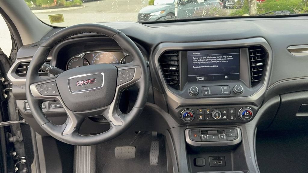 2023 GMC Acadia AT4