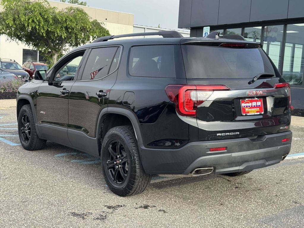 2023 GMC Acadia AT4