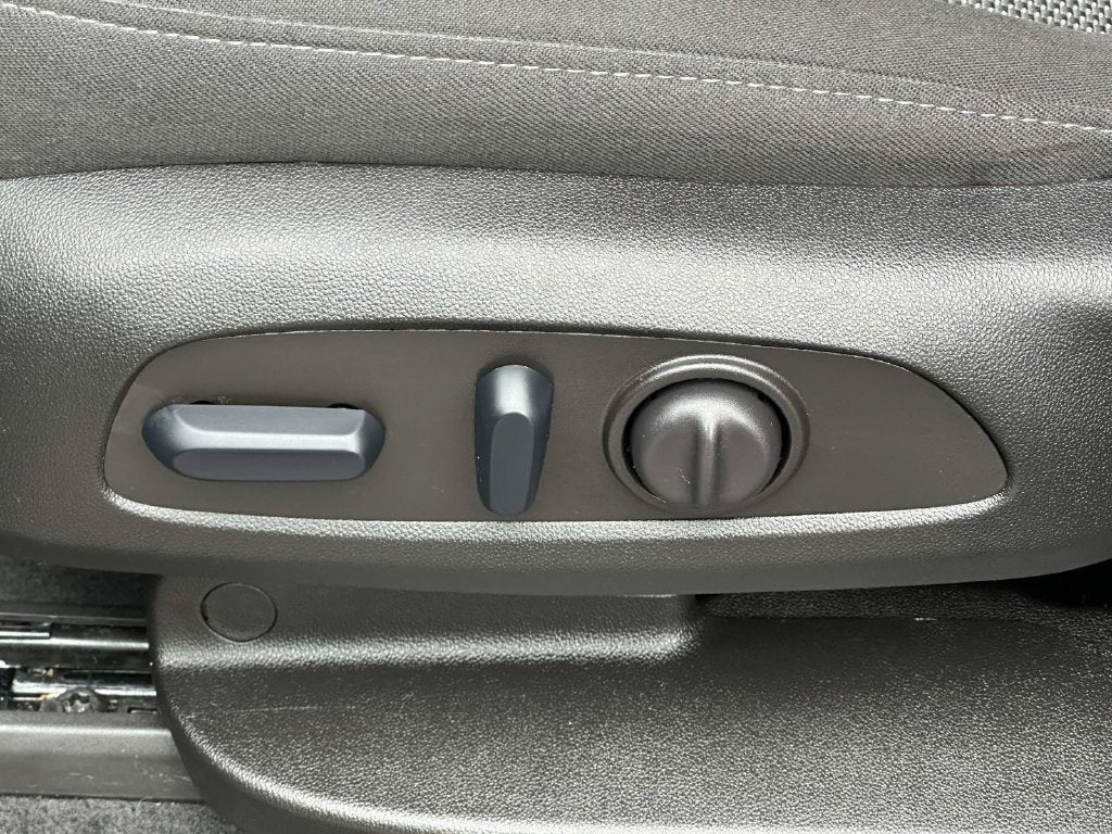 2024 Chevrolet Traverse Limited LT Cloth