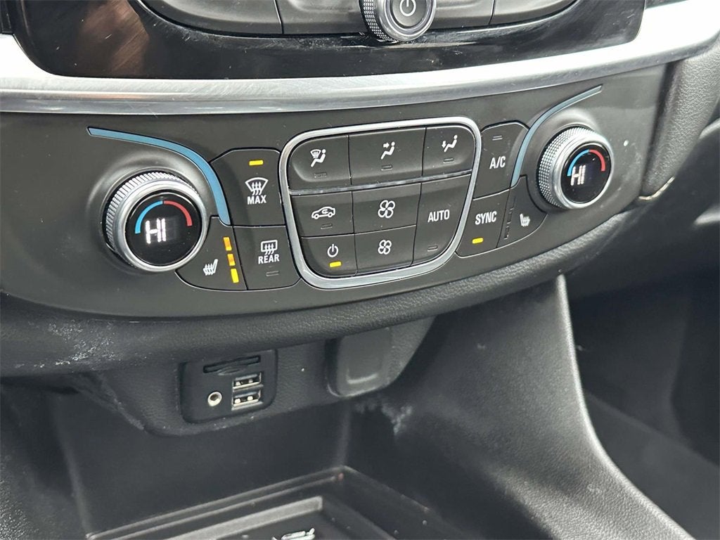 2023 Chevrolet Traverse LT Leather