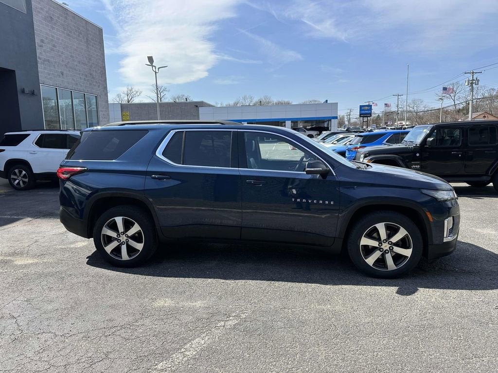 2023 Chevrolet Traverse LT Leather