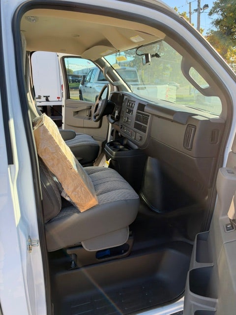 2026 Chevrolet Express Cutaway 3500 1WT