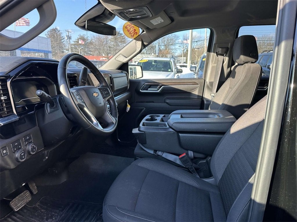 2025 Chevrolet Silverado 1500 LT