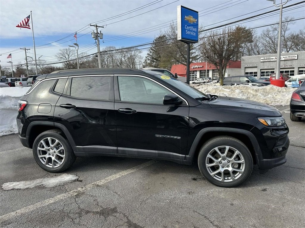 2022 Jeep Compass Latitude Lux