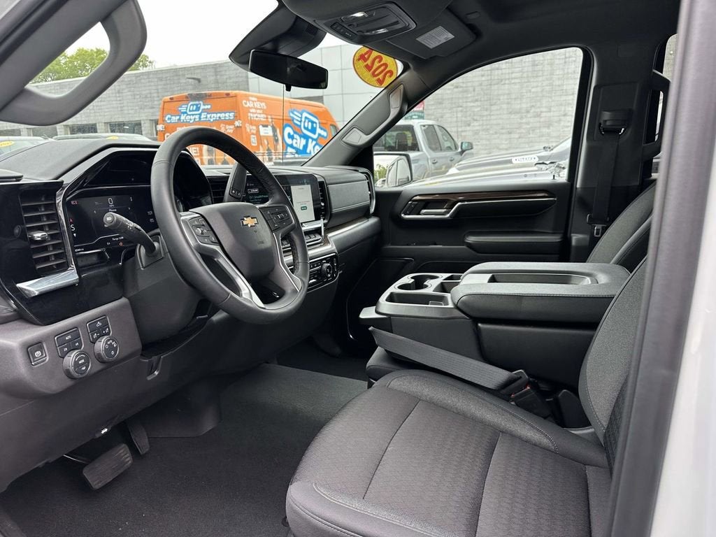 2024 Chevrolet Silverado 1500 LT (2FL)