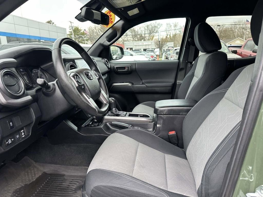 2022 Toyota Tacoma 4WD SR