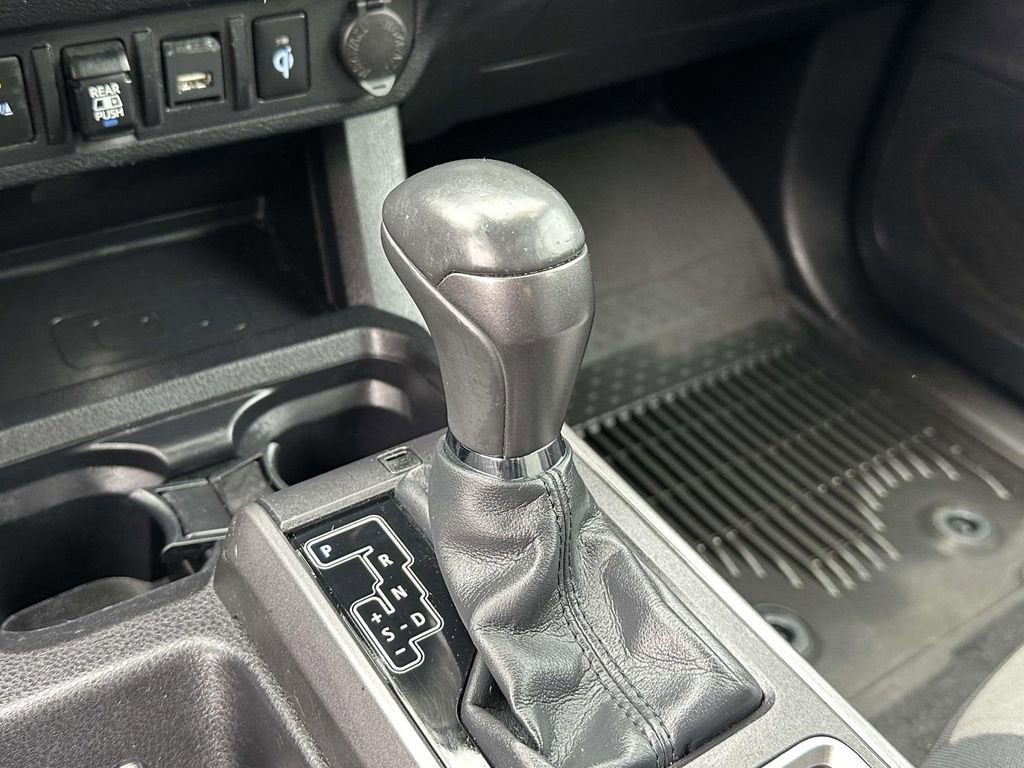 2022 Toyota Tacoma 4WD SR