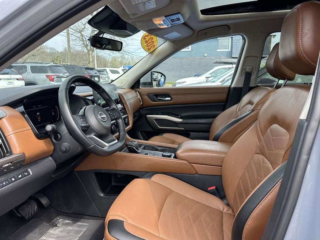 2023 Nissan Pathfinder Platinum