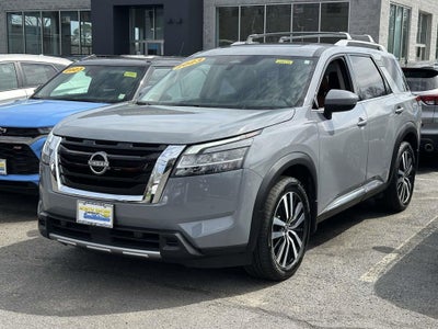 2023 Nissan Pathfinder Platinum