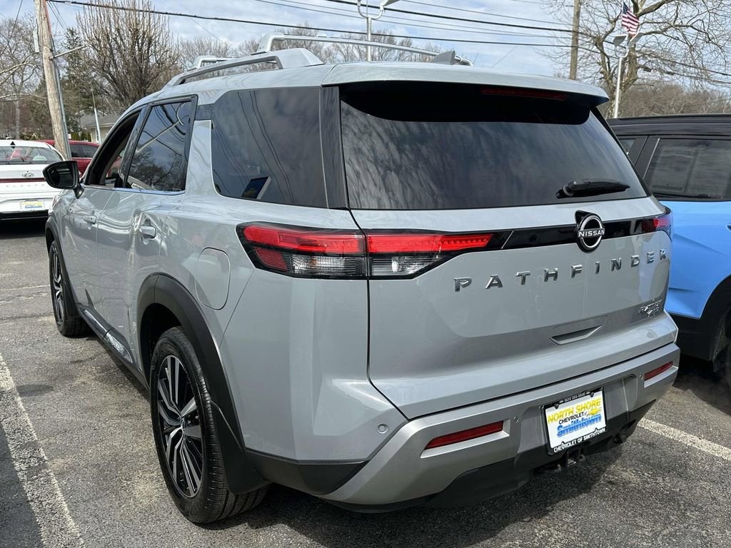 2023 Nissan Pathfinder Platinum