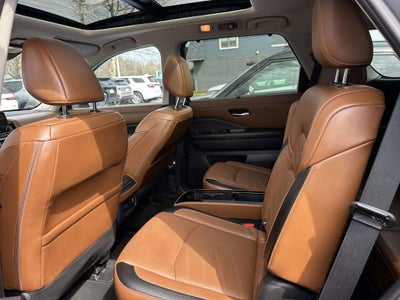 2023 Nissan Pathfinder Platinum
