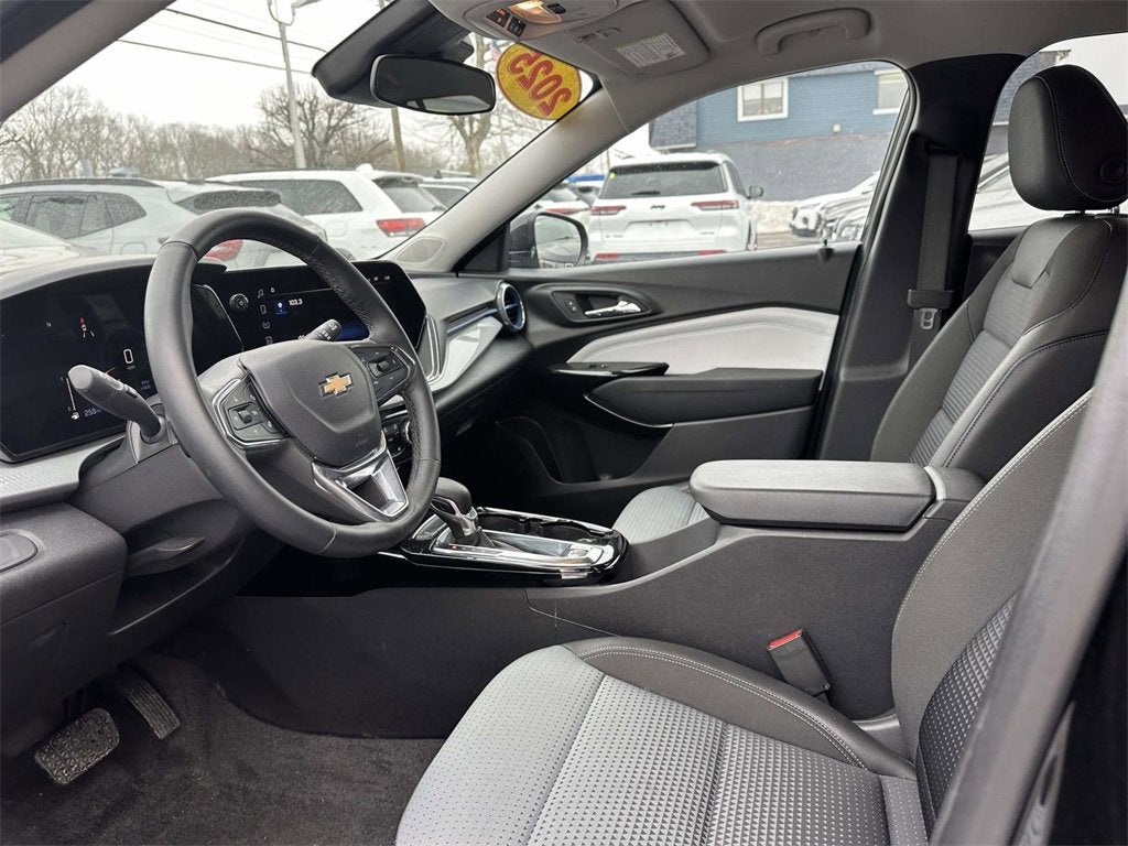 2025 Chevrolet Trax LT