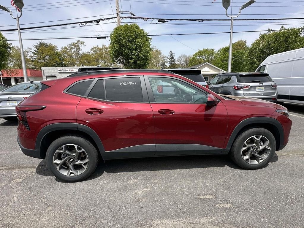 2025 Chevrolet Trax LT