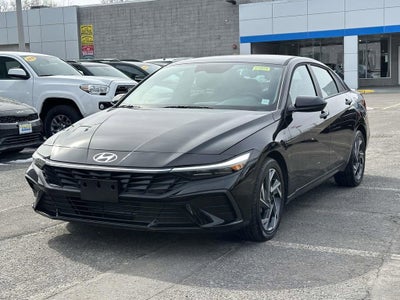 2025 Hyundai Elantra SEL Sport