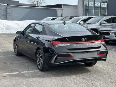 2025 Hyundai Elantra SEL Sport